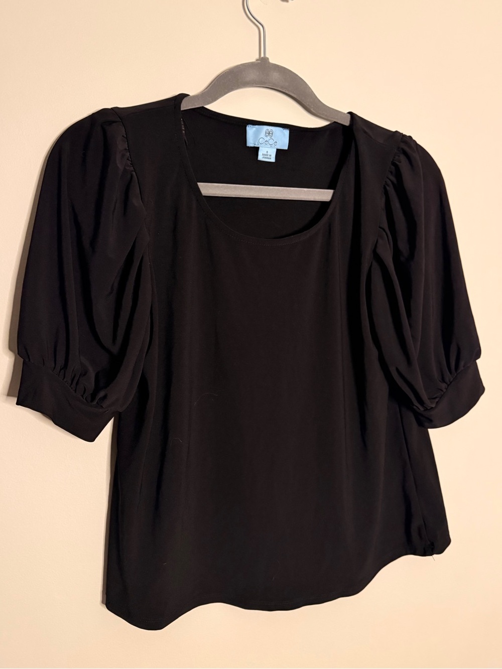 Cece Black Puff-Sleeve Scoop Neck Top